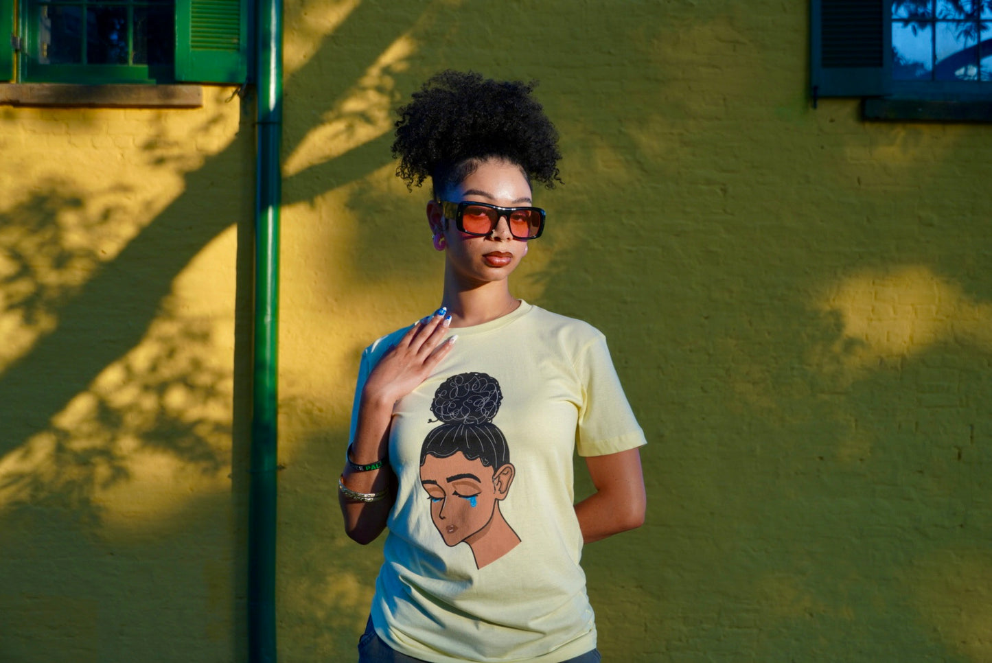 Wavy gal tee