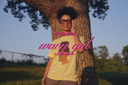 Wavy gal tee